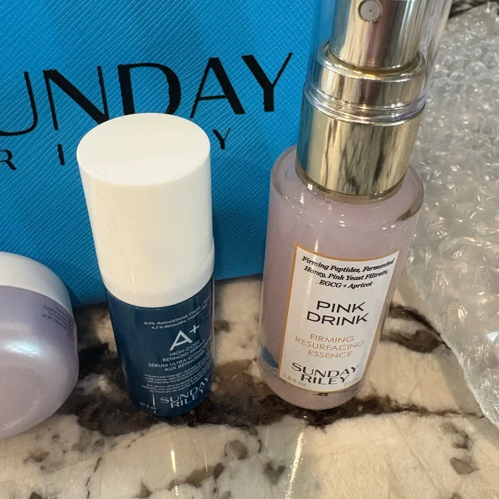 Sunday Riley Travel Kit - Picture 6 of 9
